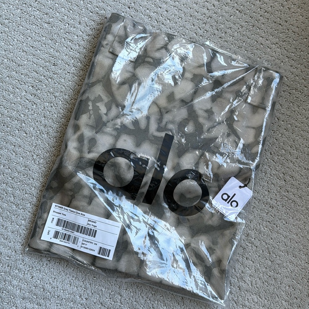 Alo shopper tote